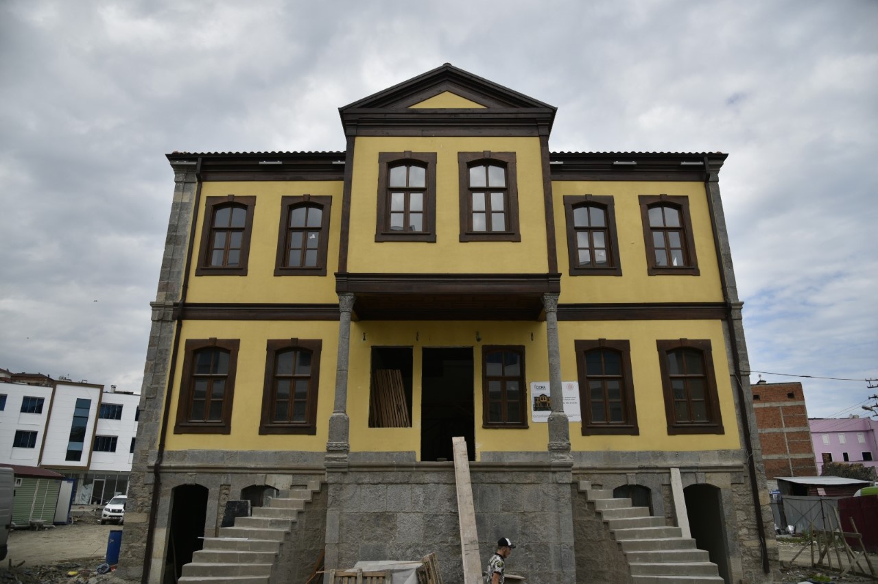 Ortahisar Belediyesi Trabzon Akvaryum’dan sonra bir ilke daha imza atıyor. Ortahisar Belediyesi kısa süre önce açılan Akyazı Kütüphanesi’nden sonra şimdi de Karadeniz Bölgesi’nde ilk defa dijital kütüphaneyi hayata geçiriyor. 