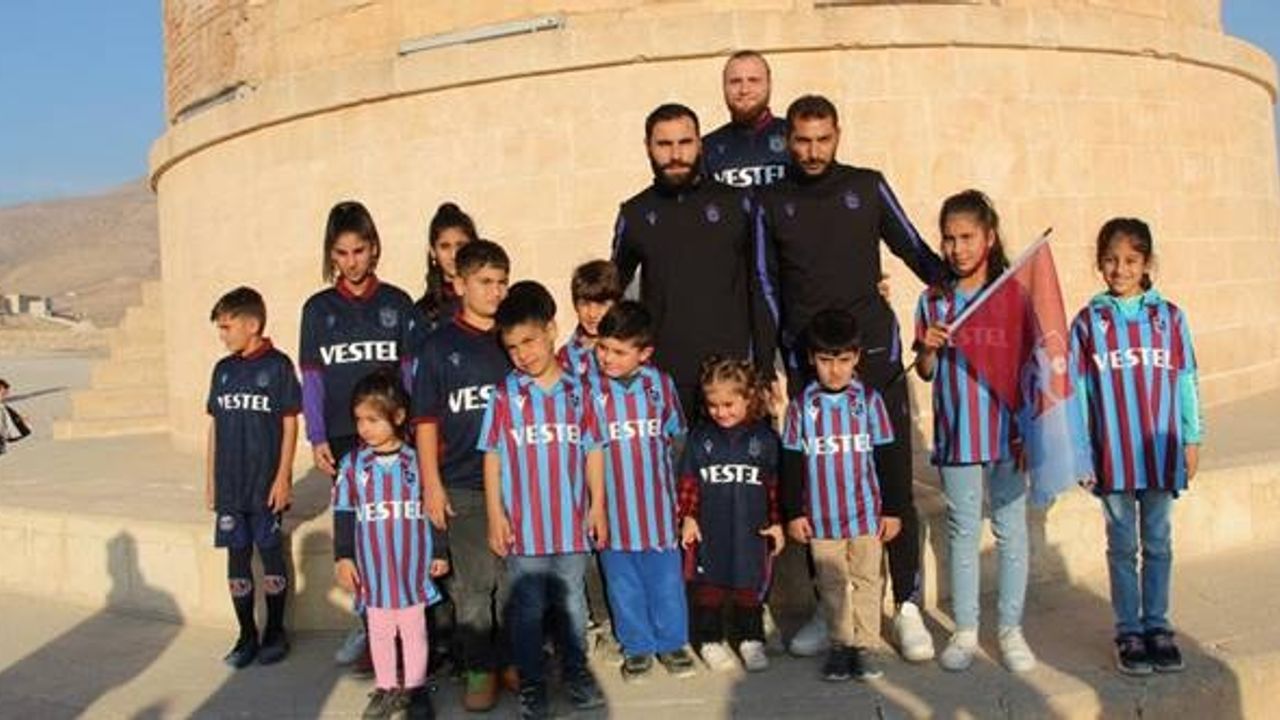 Trabzonspor, Batmanlı çocuklara 150 forma gönderdi!