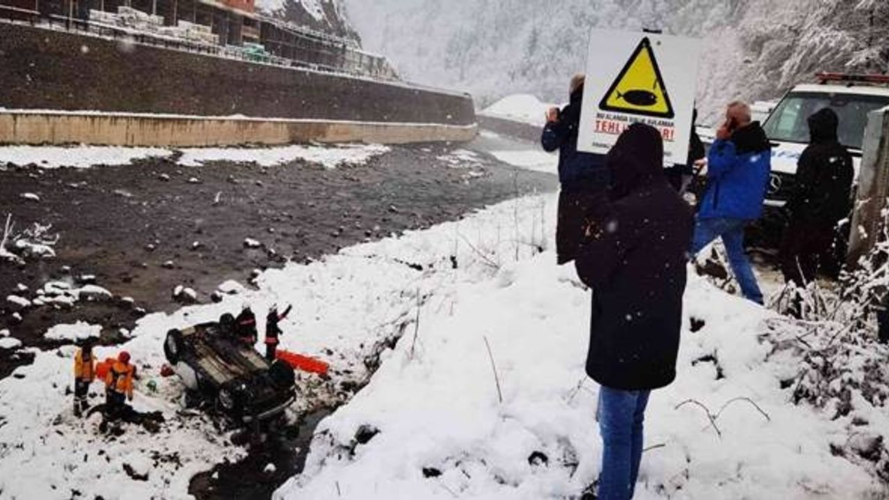 Kar yağışı, Trabzon'da ölümü getirdi!