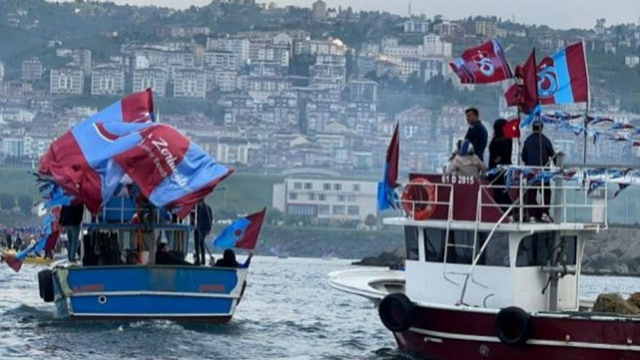 Trabzonspor şampiyonluğu kutluyor! Denizden çıkarma...