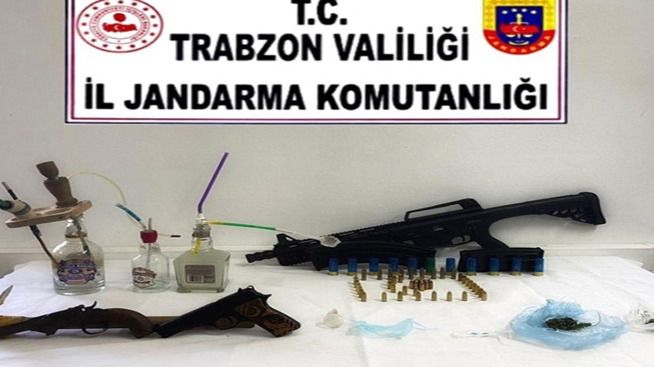 Trabzon’da sakladıkları uyuşturucuları alırken yakalandılar!