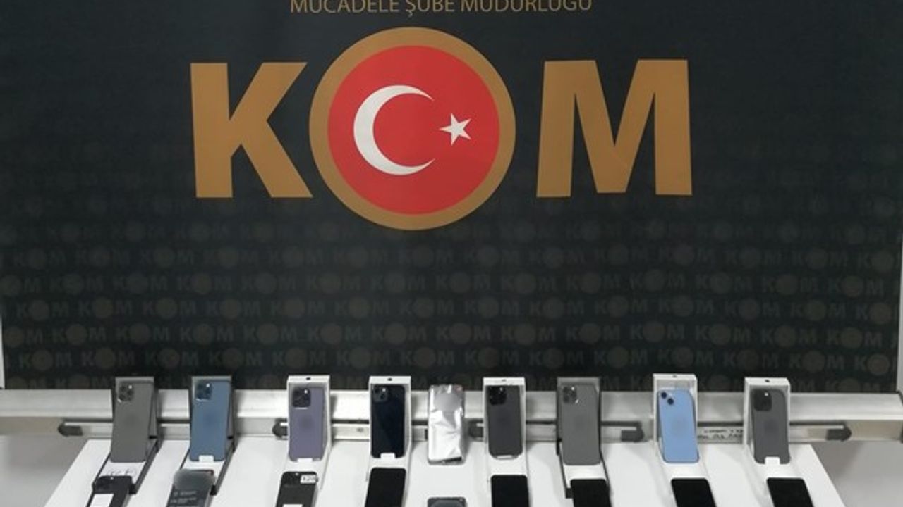Trabzon’da gümrük kaçağı cep telefonu operasyonu!