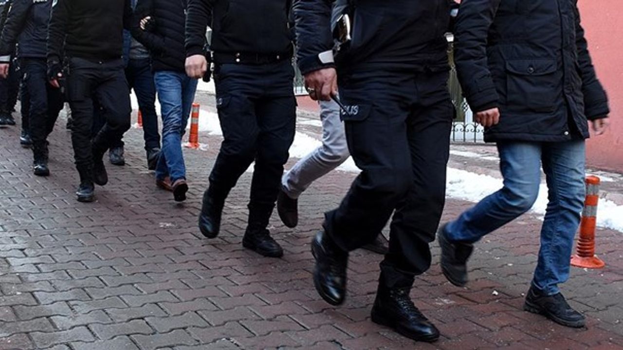 Çeşitli suçlardan aranan 4 şahıs Trabzon’da yakalandı!