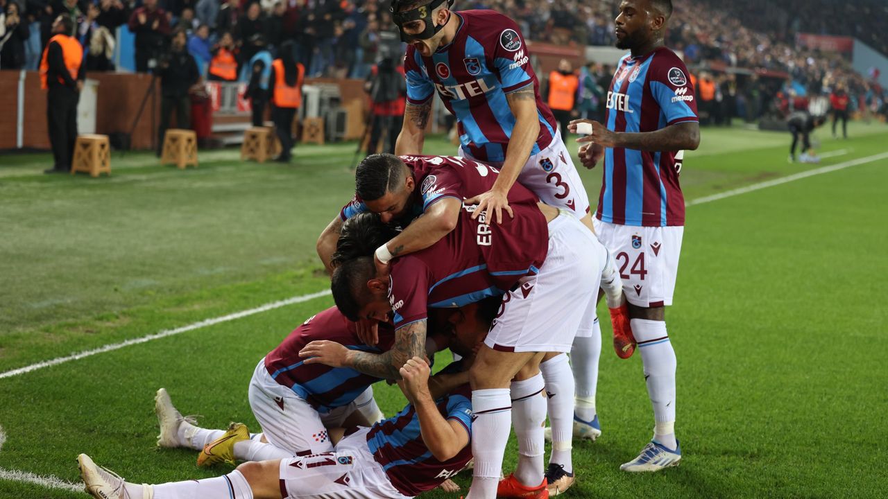 Trabzonspor'un eski hocasından açıklama: Sıkıntı ortaya çıktı