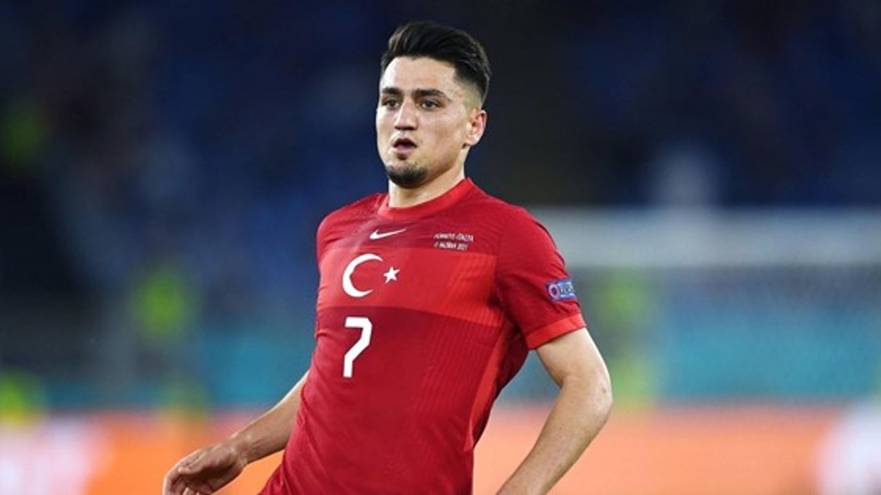 Adı Trabzonsporlu anılan yıldız isim takımında kalacağını açıkladı!
