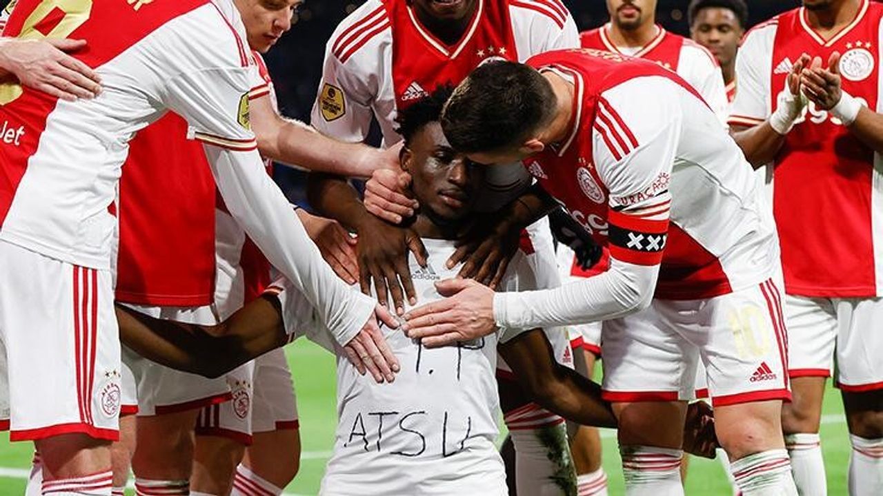 Ajax’ın Ganalı yıldızı attığı golü Türkiye’deki depremzedelere adadı!
