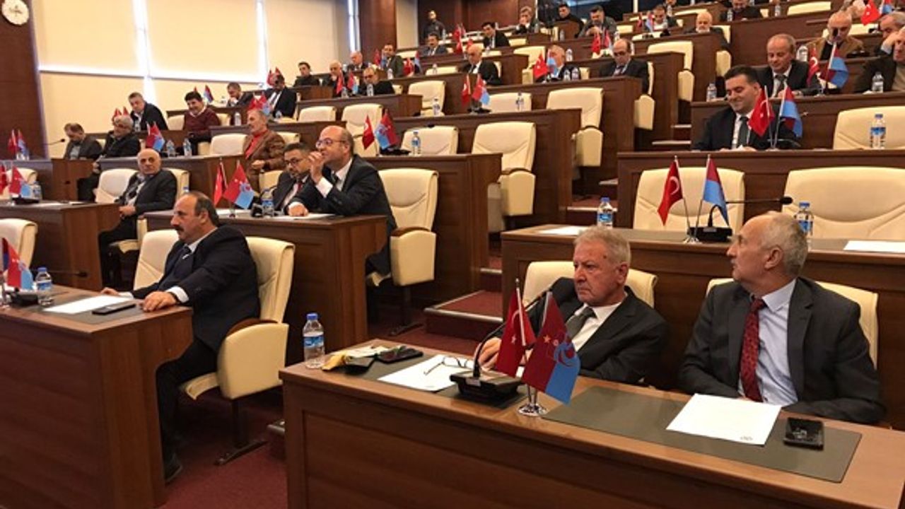 Trabzon Büyükşehir belediyesi meclis toplantısında gerginlik