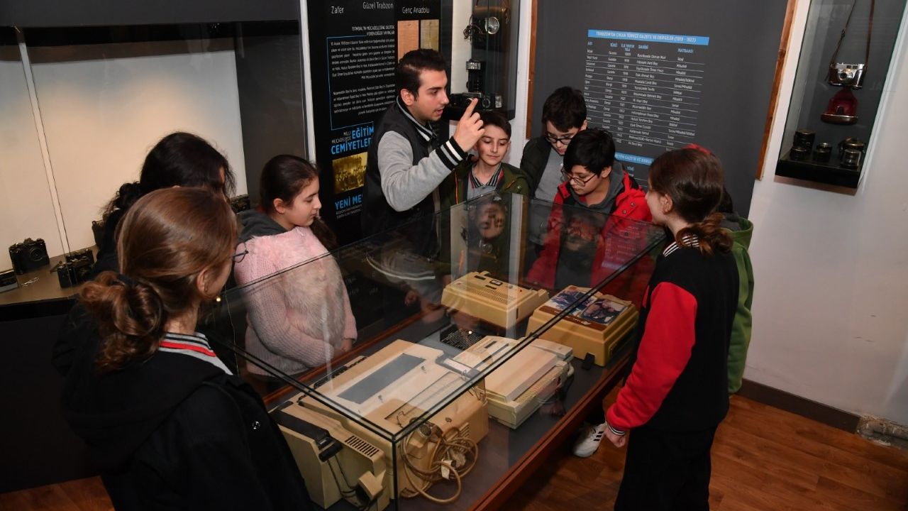 Trabzon’da öğrenciler Basın Tarihi Müzesi’ni ziyaret etti