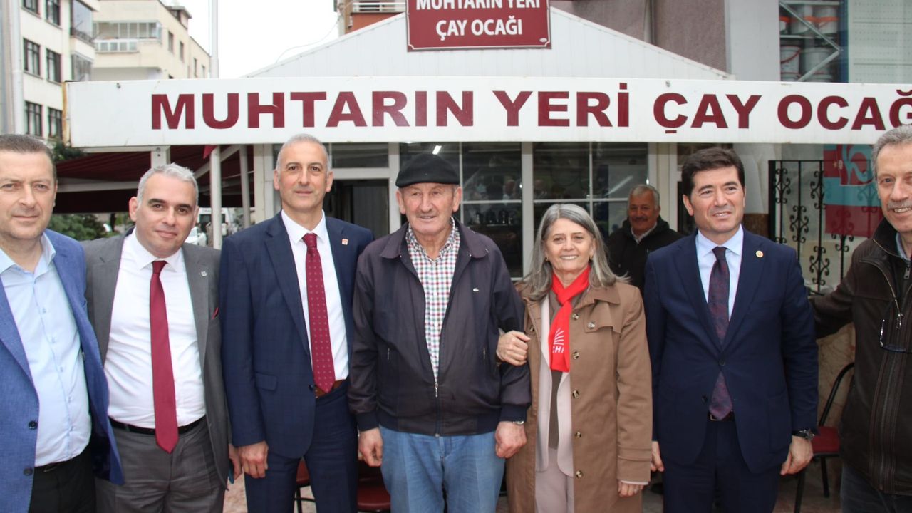 CHP Trabzon milletvekili adayları vatandaşlarla bayramlaştı
