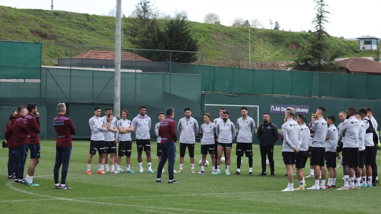 Trabzonspor'da dev operasyon! Yönetim ve teknik heyet kararı verdi