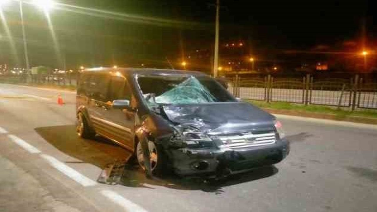 Trabzon’da yoldan karşıya geçen adama araba çarptı!