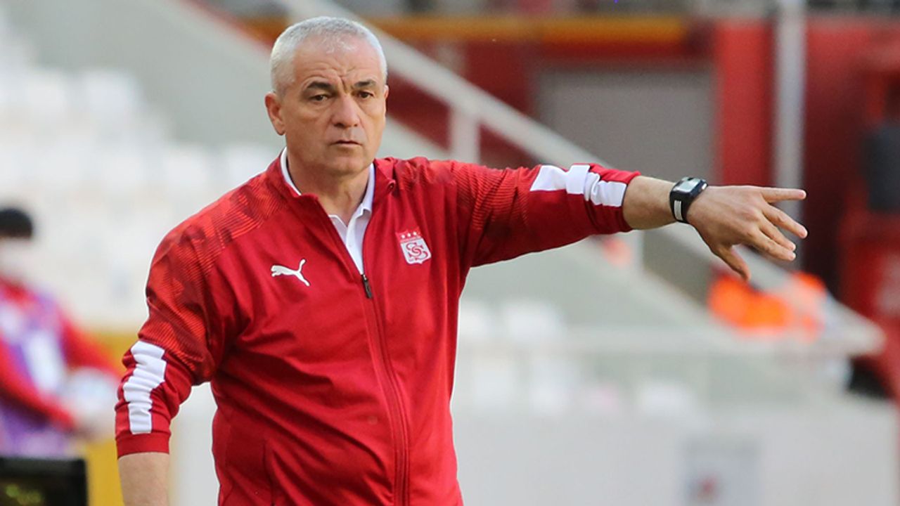 Trabzonspor'un eski teknik direktörü ayrılığı duyurdu