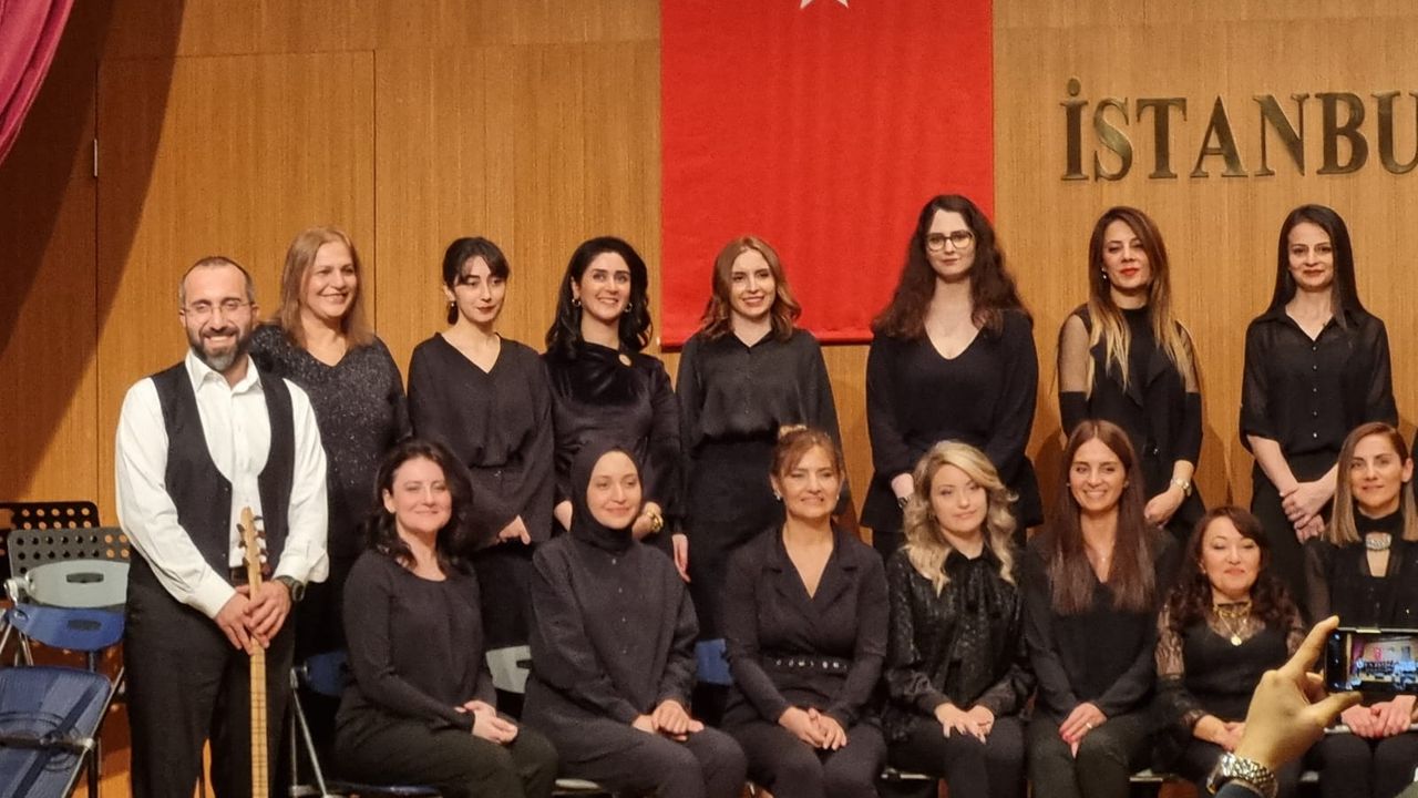 İstanbul Barosu Türk Halk müziği topluluğundan muhteşem konser