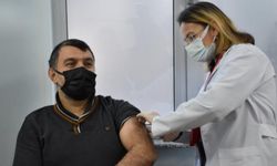 Yerli Kovid-19 aşısı TURKOVAC Trabzon'da uygulanıyor