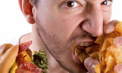 İlginç araştırma! Açık ağızla yemek yemek lezzeti artırıyor