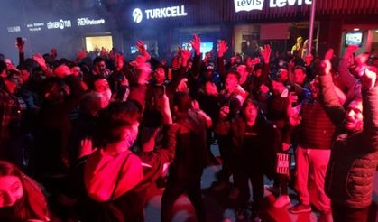 Trabzon'da taraftarlar sokaklara döküldü