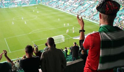 Celtic'in taraftarlarından kraliyet ailesine protesto!