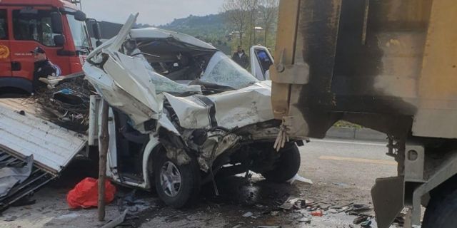 Trabzon’da kamyon ile kamyonet çarpıştı! 1 ölü, 1 yaralı