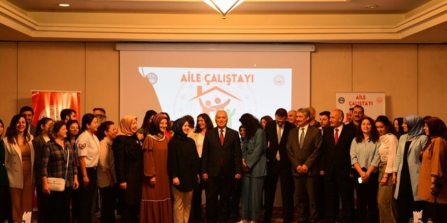 Trabzon’da “Güçlü Türkiye İçin, Güçlü Aile” çalıştayı