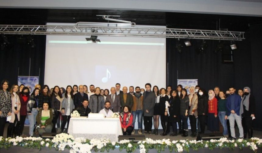 Avrasya Üniversitesi Tıp Bayramında bilim ve hizmet ödülü verdi