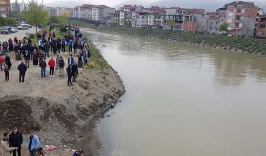 Trabzon'da dereye düşen çocuk hayatını kaybetti