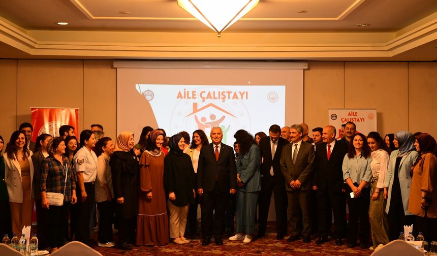 Trabzon’da “Güçlü Türkiye İçin, Güçlü Aile” çalıştayı